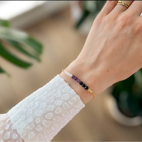 Empath Protection dainty bracelet - Picture 1 of 2